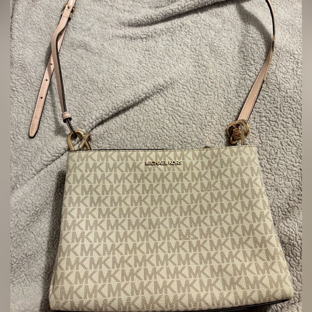 MICHAEL KORS bag